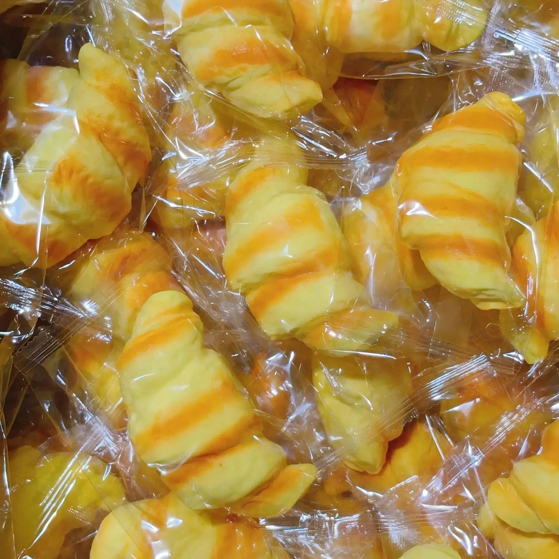 Soft Croissant Toy Forsqueezing Slowly Rising Sticky Stress Relieving Soft and Creative Bread Simulation Pressure Resistant Gift