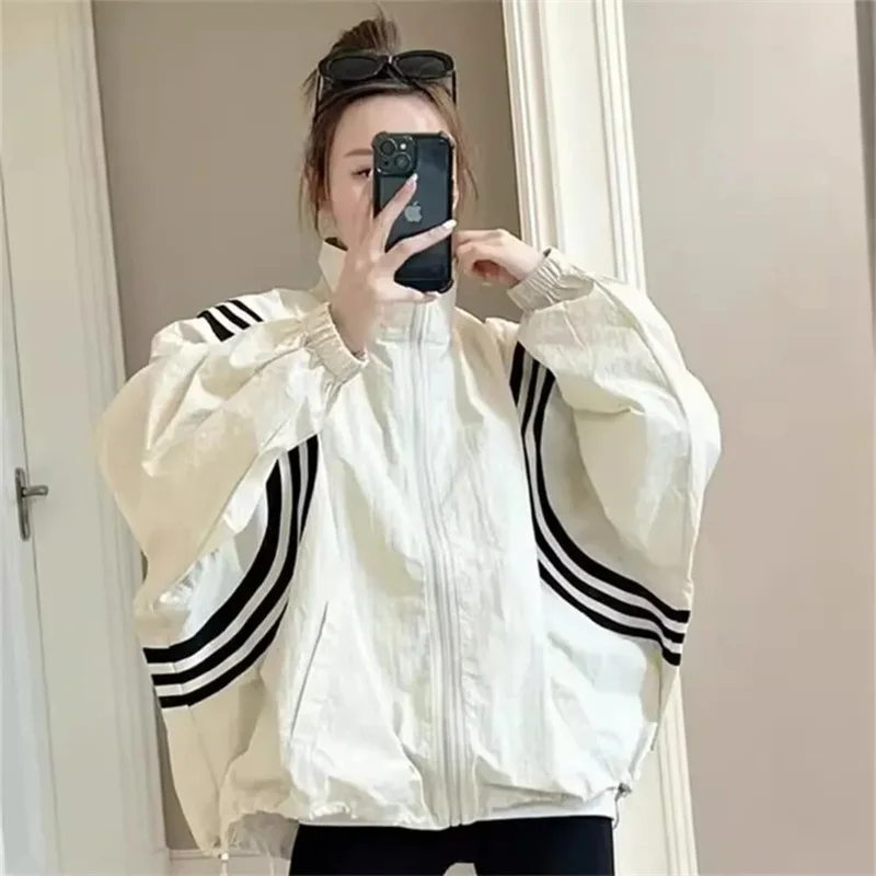เสื้อผ้ากันแดดลายทางสำหรับผู้หญิงเสื้อผ้าป้องกันแสงแดดแบบหลวมและน้ำหนักเบาระบายอากาศได้ดีแบรนด์อินเทรนด์