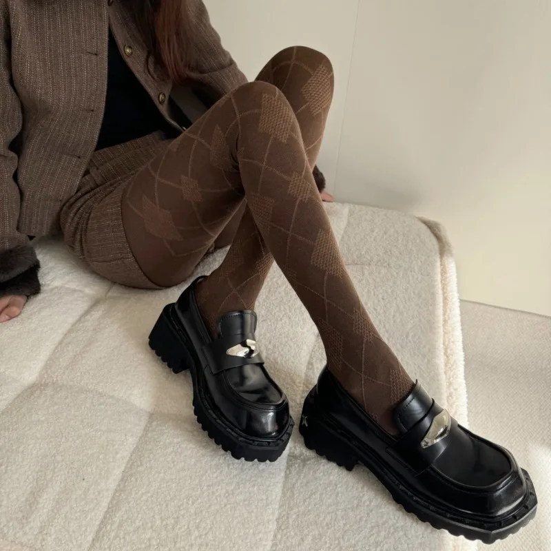 

Осенние колготки в британском стиле в стиле ретро, женские хлопковые колготки с ромбовидной сеткой, элегантные серые, белые, универсальные колготки, повседневный комфорт