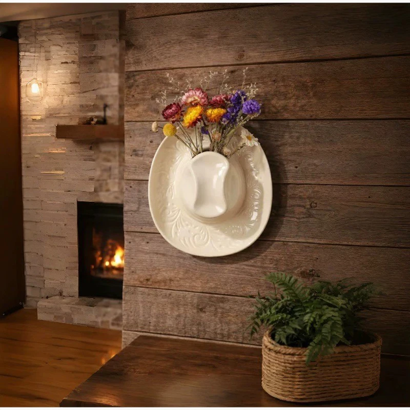 Cowboyhut-Wandvase 7 Zoll – Keramik Western Raumdeko in Pink, Braun, Beige – Einzigartige Cowgirl-Ästhetik Blumenvase als Wanddekoration & Geschenk – Detail 7