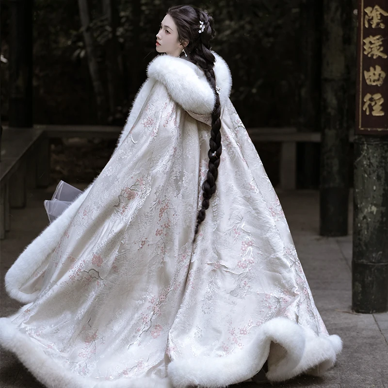 Hanfu เสื้อคลุมคลุมด้วยผ้ากํามะหยี่ฤดูหนาวหนาสไตล์จีนที่อบอุ่นภาพเสื้อคลุมเสื้อคลุมยาวชุดจีนแบบดั้งเดิม