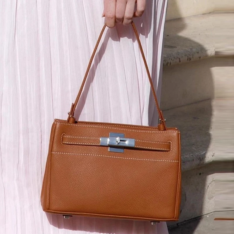 

Underarm Bag For Women Luxury Designer Handbag And Purse 2024 New In Vintage Lock Rivet Decoration Commuting Shoulder Crossbody