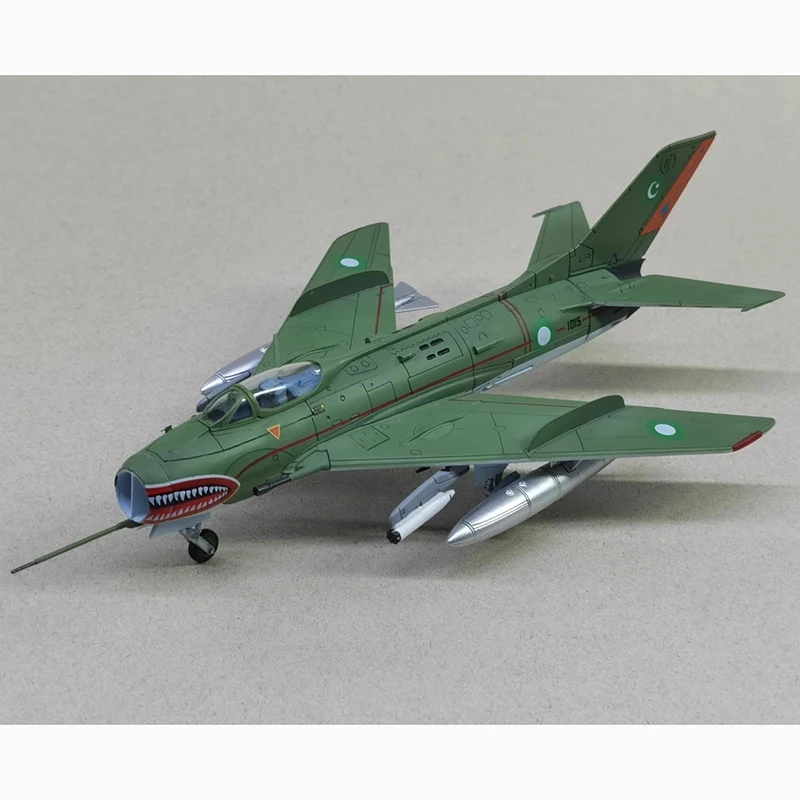 

Pre sale die-casting J-6 fighter jet militarized combat 1:72 ratio alloy plastic simulation model ornament collection for men's