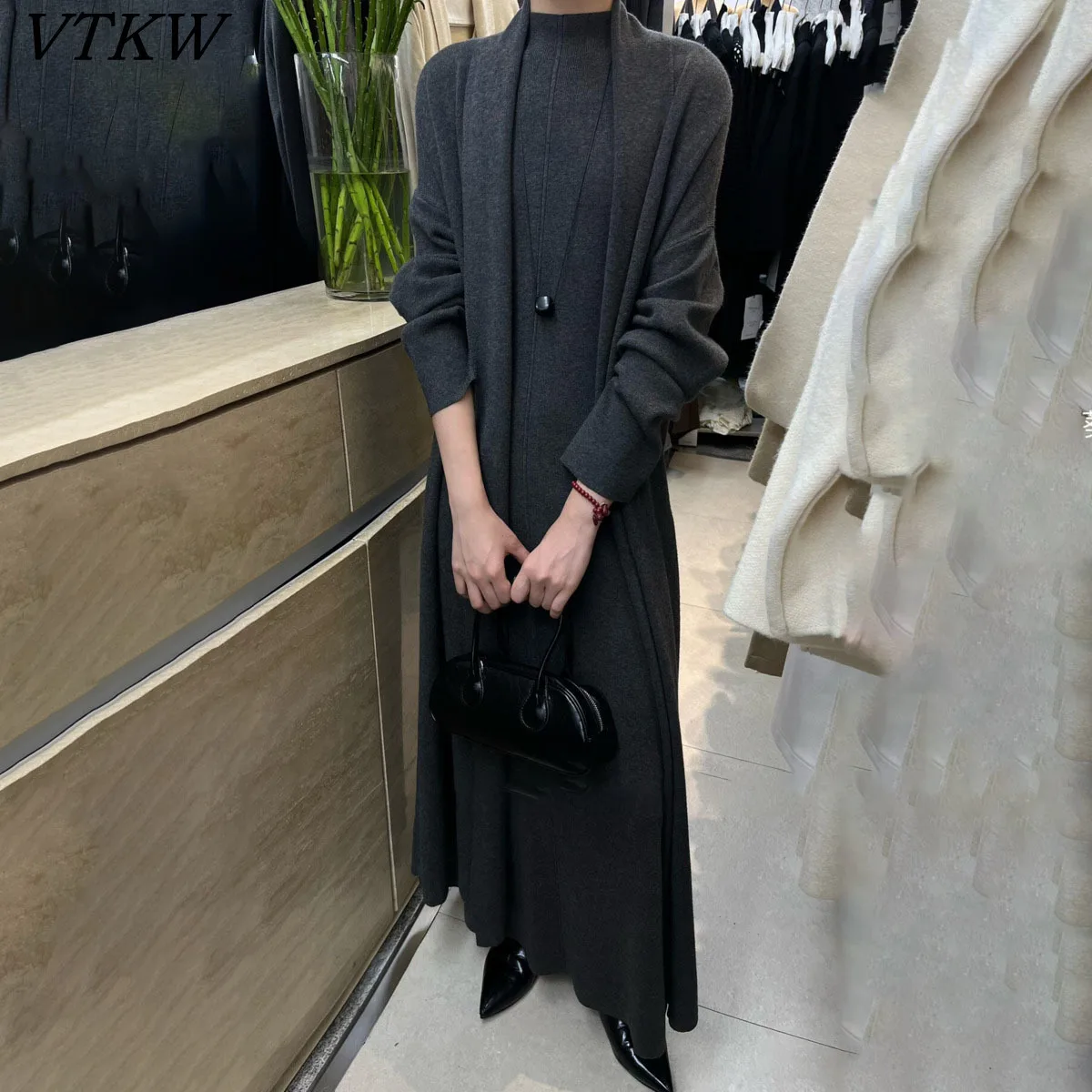 

VTKW 2025 зимний женский элегантный вязаный кардиган без рукавов с воротником-стойкой, комплект офисной одежды, теплый минималистичный наряд премиум-класса