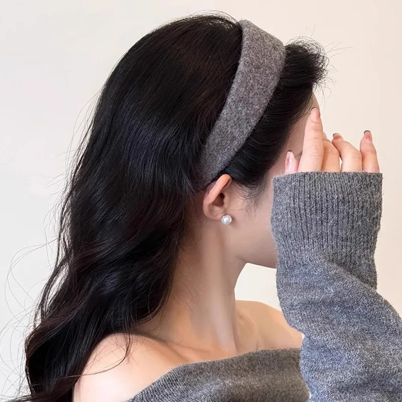 Autumn and Winter Solid Color Woolen Wide-brimmed Headbands for Women, Versatile Headwear for Going Out
