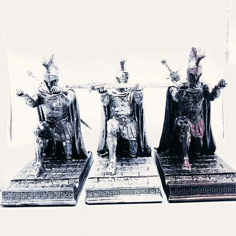 

Roman Knight Kneeling Pen Holder Mobile Phone Holder Executive Knight Pen with Helmet Bronze Statue Pen Holder Armor