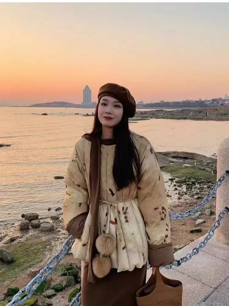 เสื้อแจ็คเก็ตดาวน์วินเทจตัดกัน แต่งลูกไม้ช่วงเอว ความยาวปานกลาง สไตล์พาร์คเกอร์สำหรับผู้หญิง แต่งขนจิ้งจอกที่คอ เย็บด้วยขนเป็ดขาว