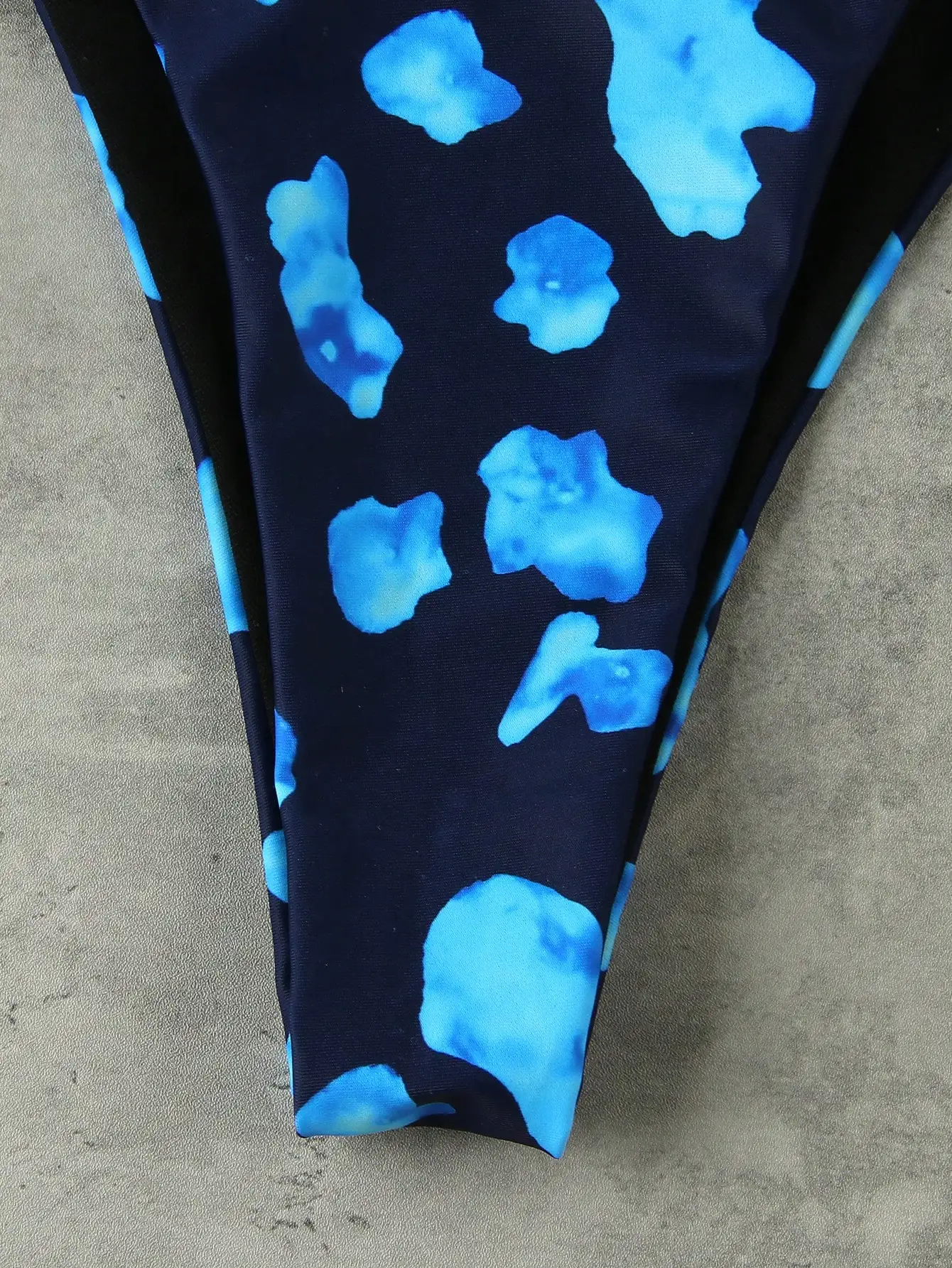 

Сексуальный синий комплект бикини с цветочным принтом для женщин, идеально подходит для пляжного отдыха и вечеринок