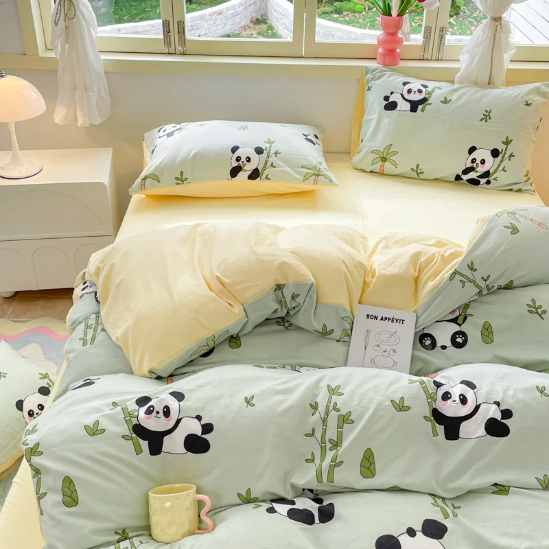 Cartoon Panda Theme Duvet Cover Set Bamboo Green Plant Print Bedding Stylish and Soft Light Yellow Quilt Cover（2 Pillowcases）