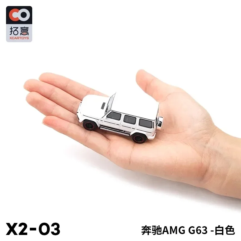 XCARTOYS Premium scale 1:64 Mercedes-Benz AMG camera rocker G63 scale alloy model Off-road model, a birthday gift for children.