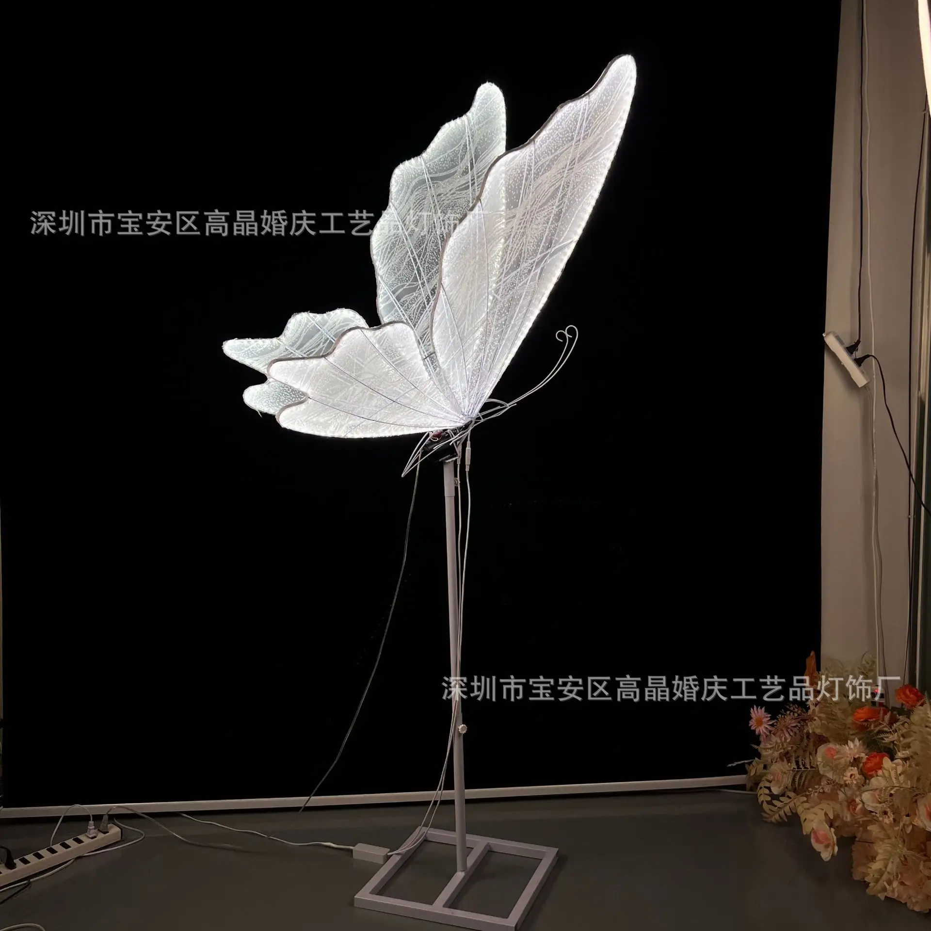 Wedding Stage Chandelier, Road Guide Ornament, Wedding Prop, Luminous Butterfly Wing Pendant, Electric Fabric Butterfly Light