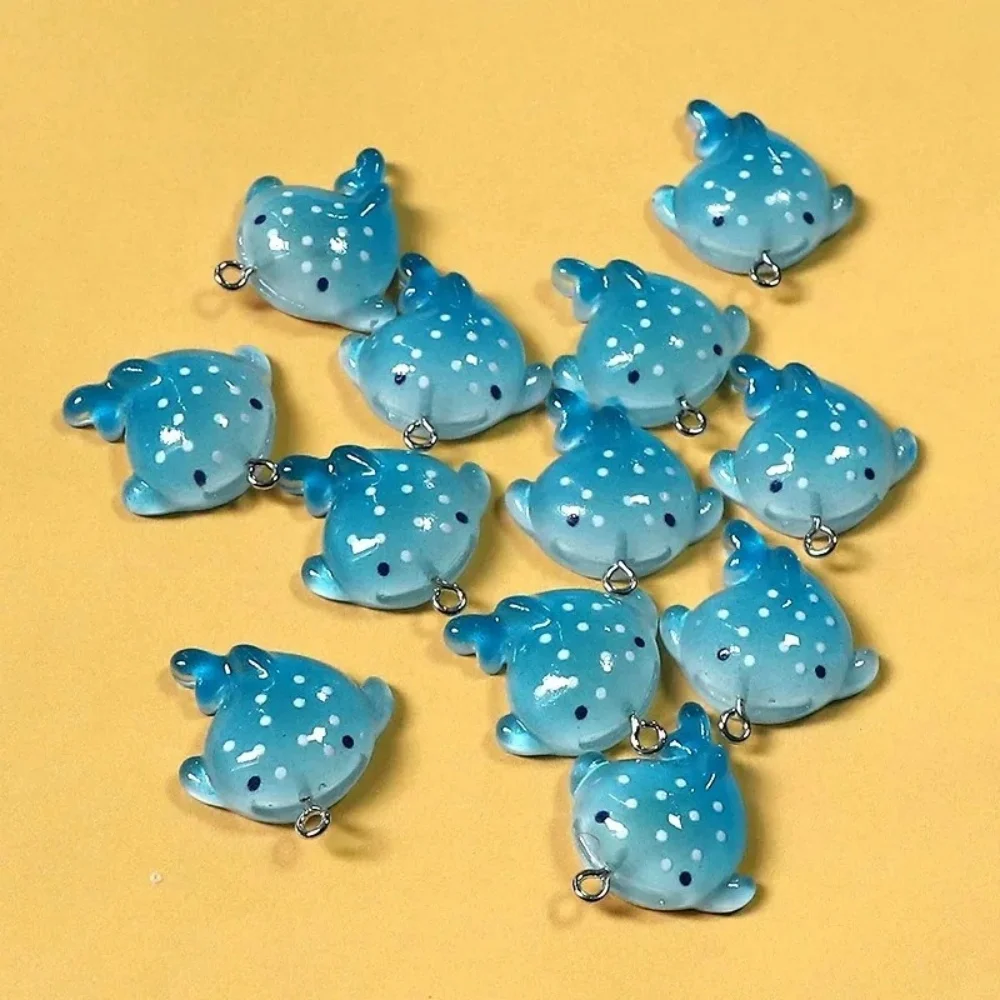 10/20pcs Blue Manta Rays Fish Resin Charms