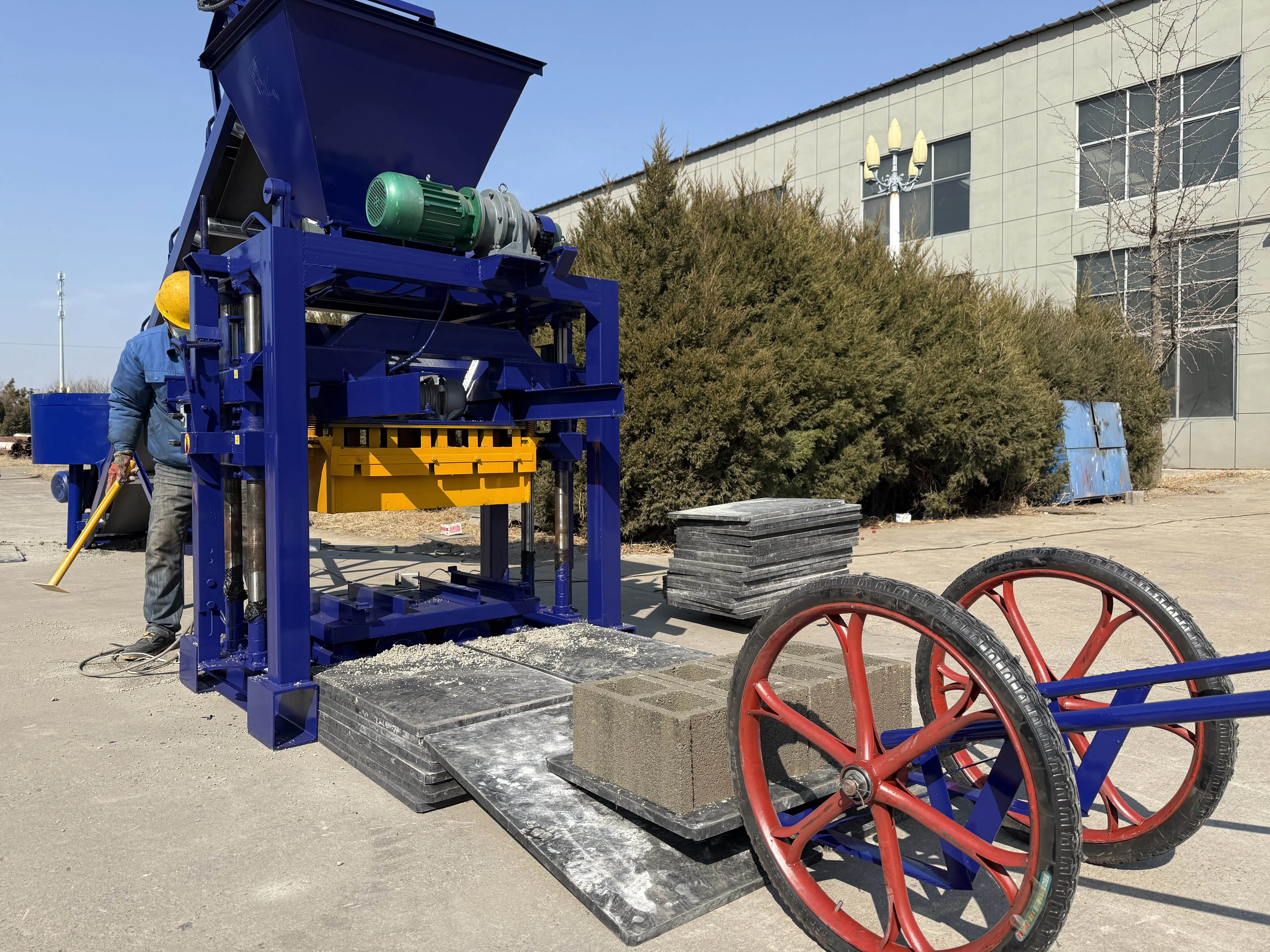Heavy Duty Construction Block Maker With High Pressure Compression For Manufacturing Durable Interlocking And Standard Bricks