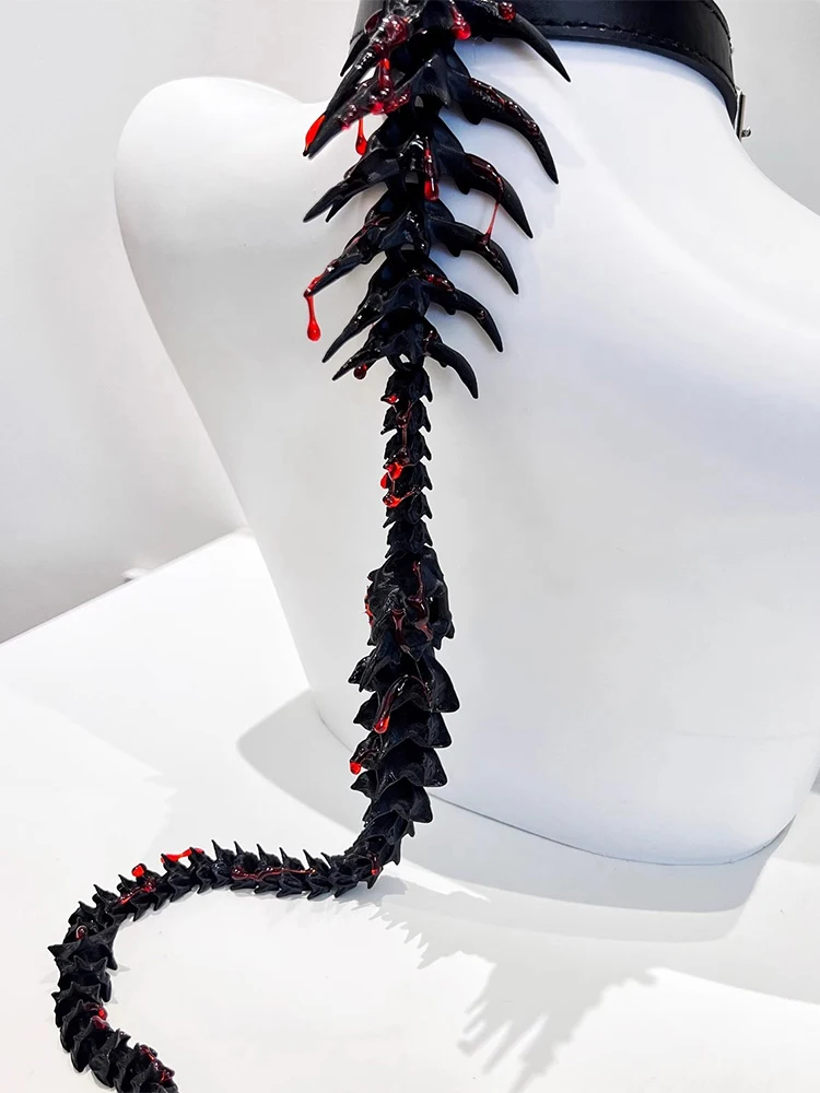 قلادة العمود الفقري التنين الفضي على الطراز القوطي الداكن هي تصميم متخصص لإكسسوارات مجوهرات الكرنفال للرجال والنساء