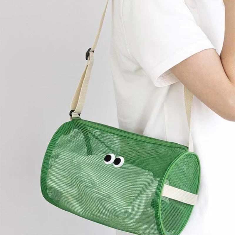 Bolsa de natação cilíndrica para mulheres, simples, de grande capacidade, bolsa de ombro respirável, estojo de maquiagem portátil