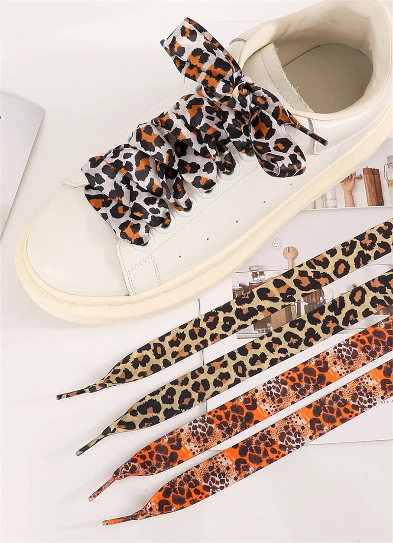 1 Paar Leopardenmuster bedruckte Band-Satin-Schnürsenkel 2 cm Sneaker Sport Casual Leder weiße Schuhe Saiten Segeltuchschuhe Schnürsenkel – Detail 1