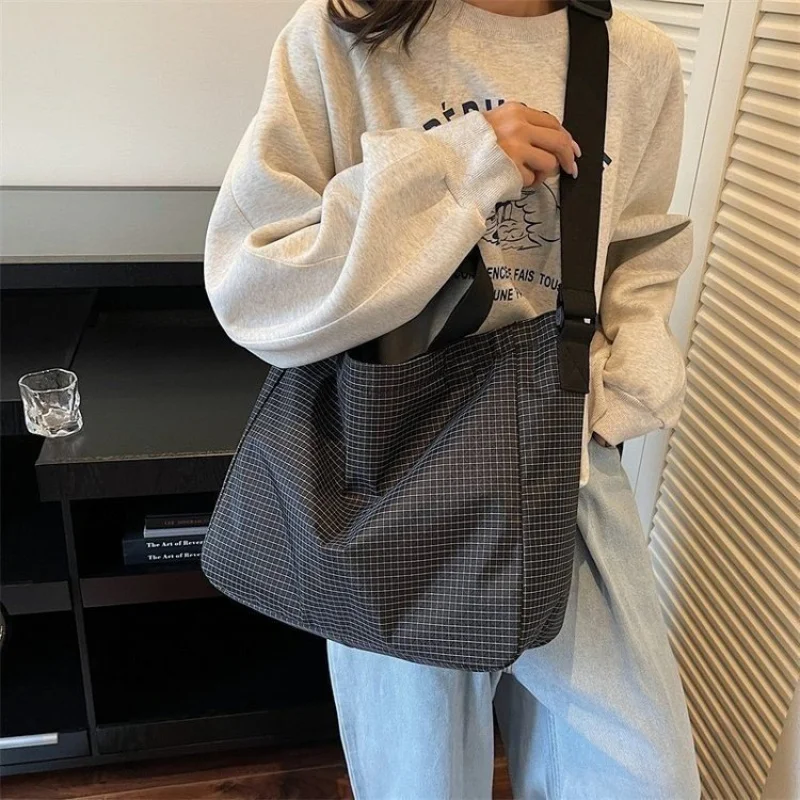 

Sleek-chic 2025 New Ladies Luxury Brand Leather Shoulder Bag Famous Designer Popular Casual Vintage​