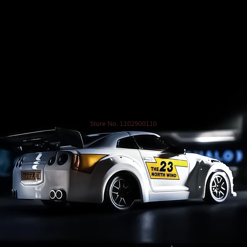 신형 1:43 RC 풀 프로포션 드리프트 카 고속 GTR 원격 조종 장난감 차량 자이로 스티어링 스로틀 사륜구동