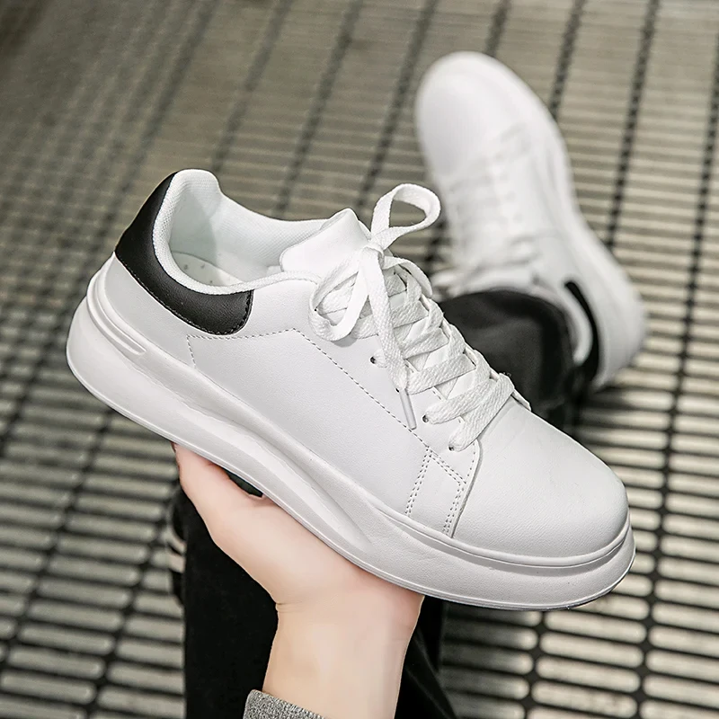

2026 Unisex Casual Skate Sneakers Lightweight Walking Shoes for Men and Women Comfortable Non-Slip Fashion Sports Trainers