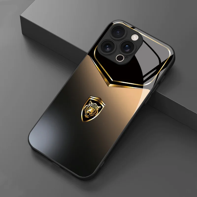 Funda de teléfono de vidrio de alta definición con diseño de cabeza de tigre dorada para iPhone 17 16 15 14, 13 12 11 Pro/Max/Plus, a prueba de golpes.