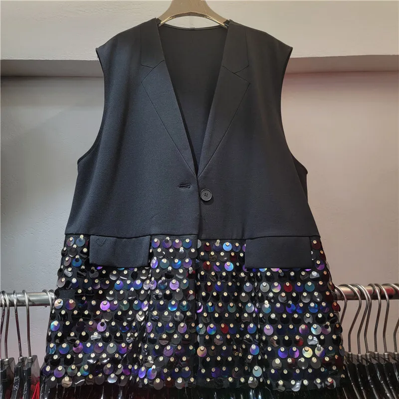 WTHT Trendy 2025 Summer Women‘s Spliced Sequins Design V-neck Vest Fashion Single Button Sleeveless Waistcoat Female 1LS1668
