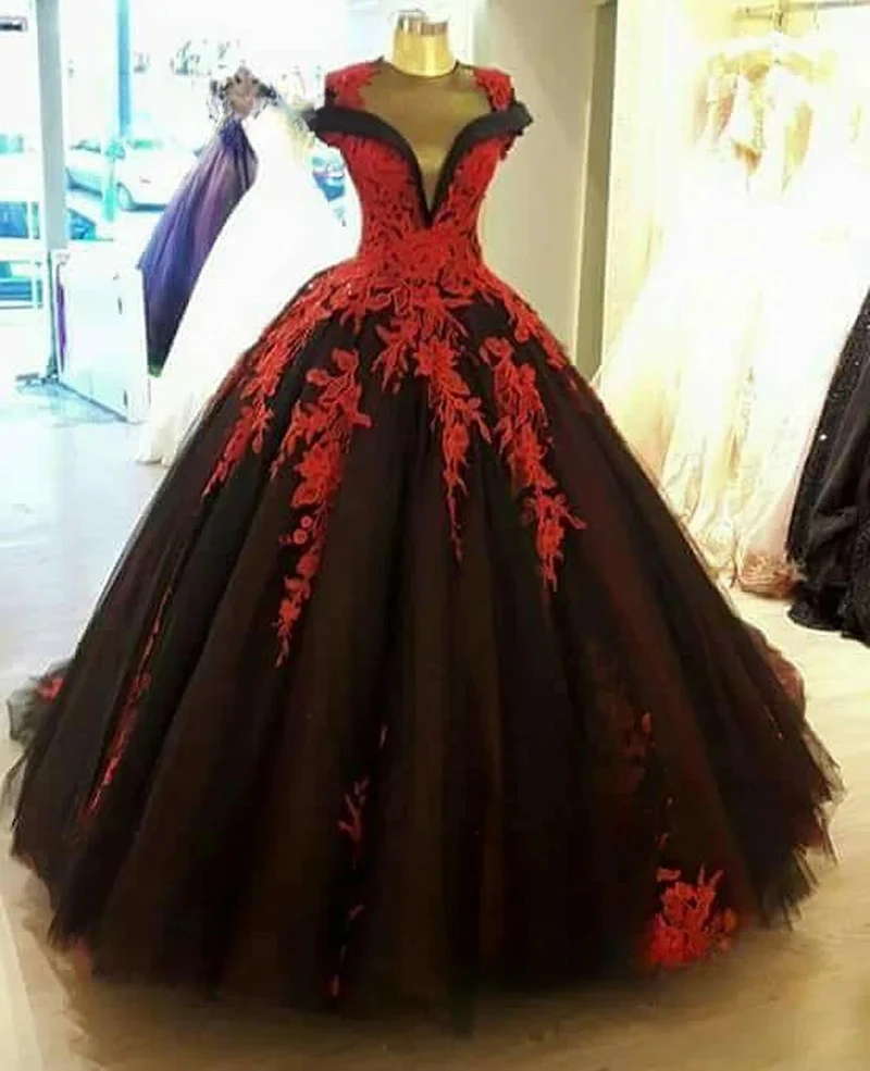 Black And Red Gothic Wedding Dress Sheer V-Neck Long A Line Tulle Bridal Gowns Lace Appliques Vintage Bride Wear Customized