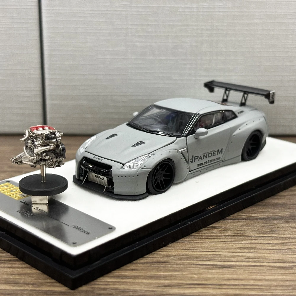 

PGM 1/64 R35 Combat Grey Diecast Limited Edition Alloy Full-Open collectible Car Model