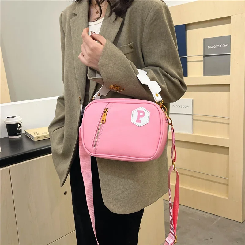 

2025 New Women Contrast Color Chain Crossbody Bag, Small Niche Design Shoulder Bag, Fashion Casual Purse for Daily Use​