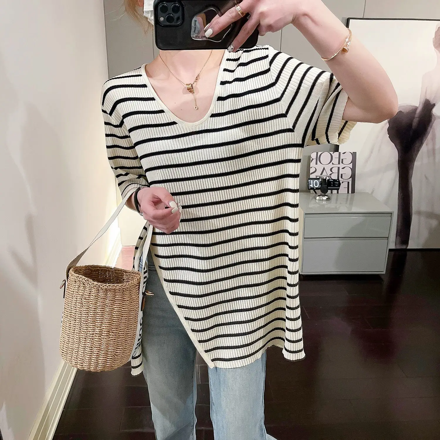

Женский трикотажный топ в полоску, Тонкий Свободный Повседневный Топ средней длины с коротким рукавом и V-образным вырезом, для лета