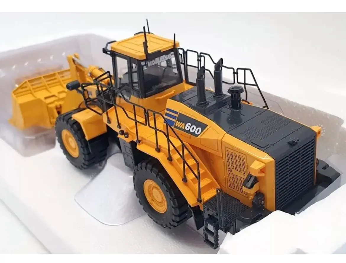 1/50 Scale Die-Cast Model Komatsu WA600-8 Stone Handler DieCast Model Toy UH8153