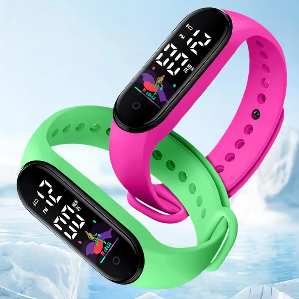 Sports Bracelet with Font Screen Display Fashion Sports Bracelet with Led Display Stylish Silicone Strap Digital Watch for Women
