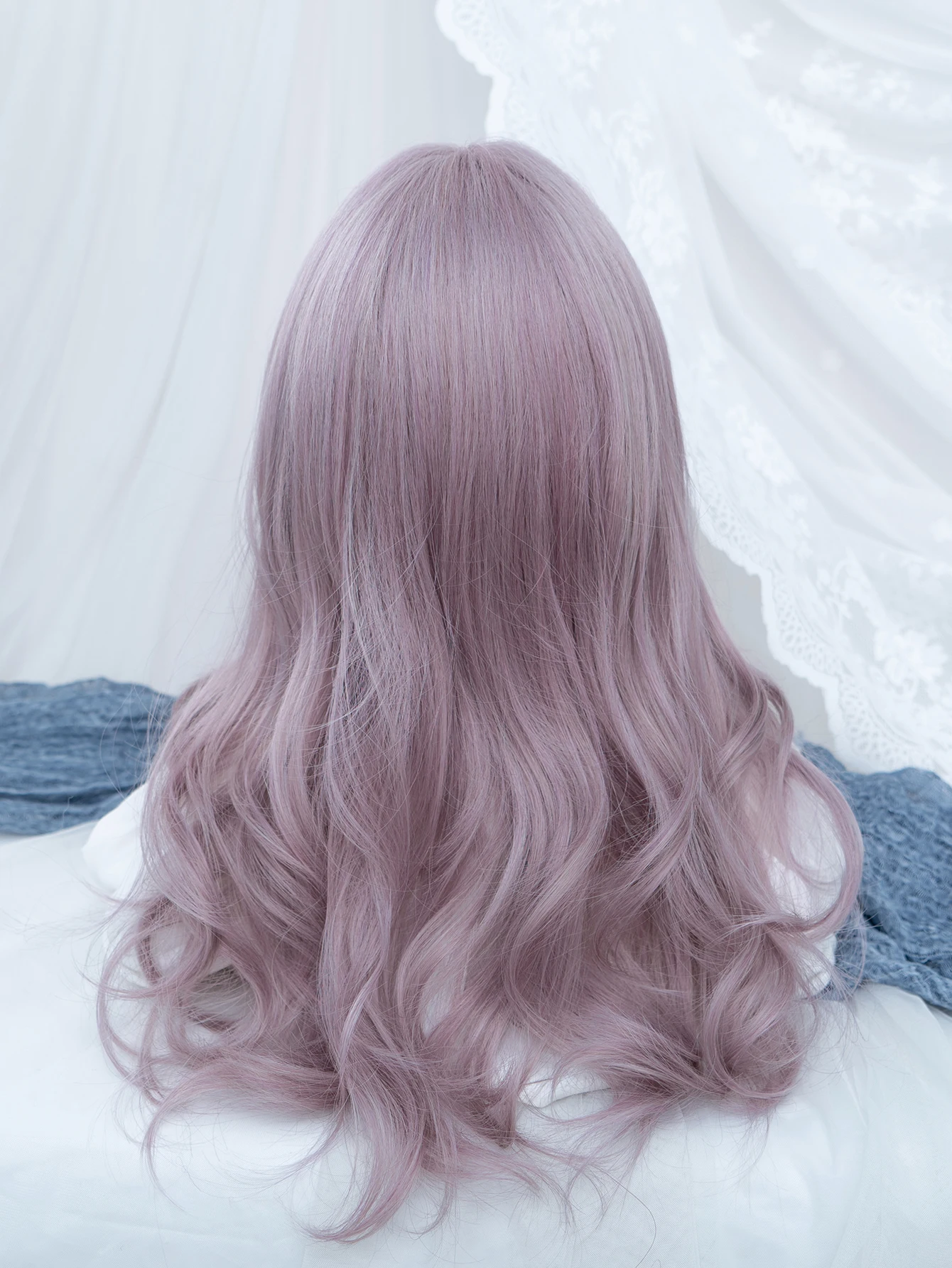 Wig sintetis warna abu-abu ungu 24 inci rambut bergelombang alami Medium bagian tengah untuk penggunaan sehari-hari wanita Cosplay pesta tahan panas