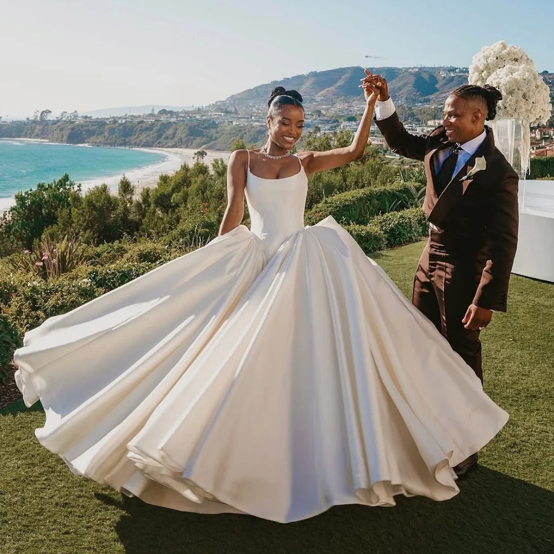 ชุดแต่งงานผ้าซาติน สายเดี่ยว แต่งระบาย ชุดงานแต่งงานสุดหรู ชุดเจ้าสาวสไตล์วินเทจ รับตัดตามสั่ง