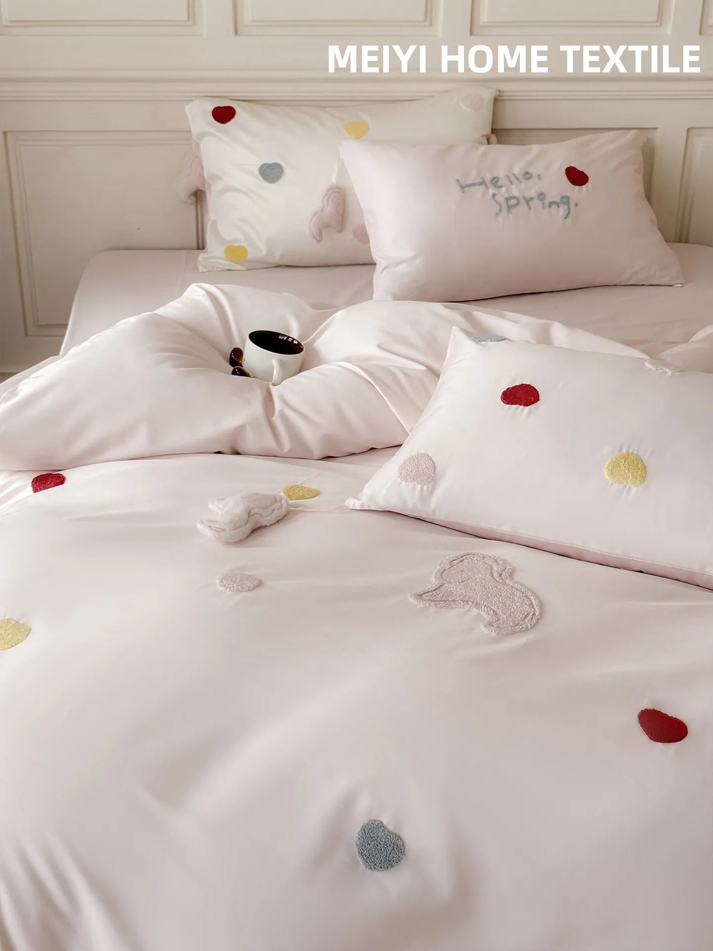 Adorable  Pattern Bedding Set 100% Pure Cotton Long Staple Cotton Soft  Towel Embroidered Four Piece Bedding Set