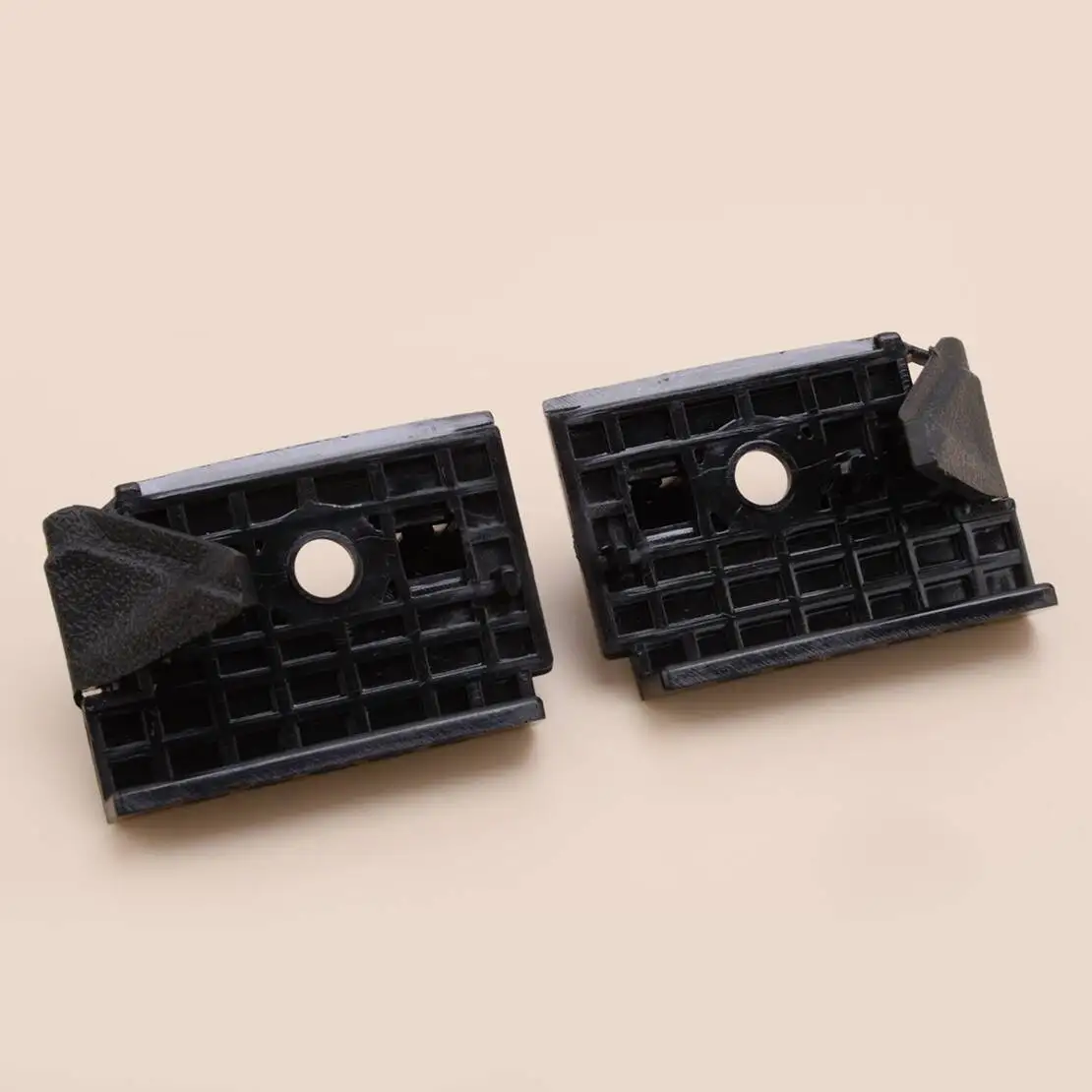 

1084171-00-F Front LH+RH Bumper Fender Mount Retainer Bracket Holder Support fit for Tesla Model 3 2017 2018 2019 2020 2021 2022