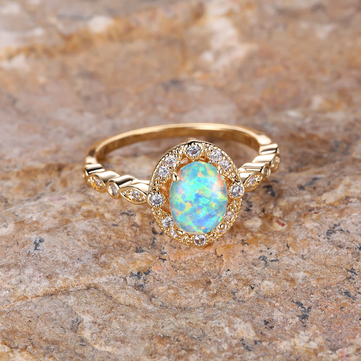 Luxury Gold Plated Oval Opal Ring for Women Temperament Wedding Party Delicate White Opal Stone Ring Finger Jewelry