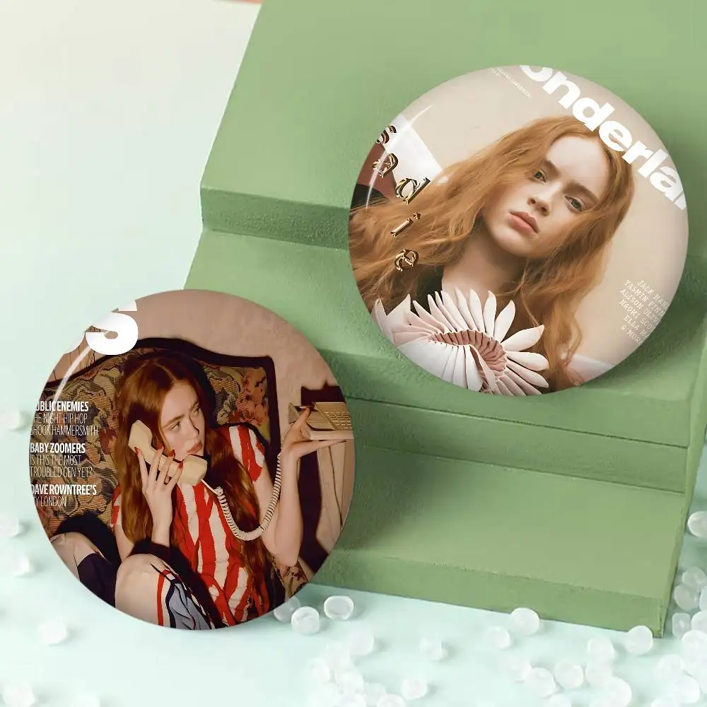 Sadie Sink Anime Button Pin Handmade Brooch for Clothes Cartoon Badge Backpack Decoration Jewelry Accessories