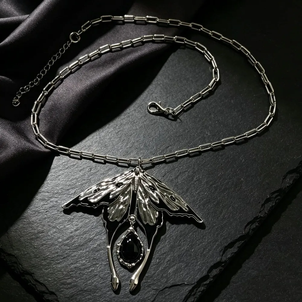 New Gothic Moth Pendant Necklace Winged Moth Dark Aesthetic Sweater Chain Metal Butterfly Choker Necklaces Women
