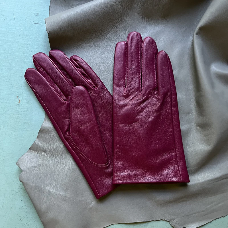 Fashion fuchsia genuine leather gloves, the first layer of sheepskin, whole leather production, ladies lambskin gloves