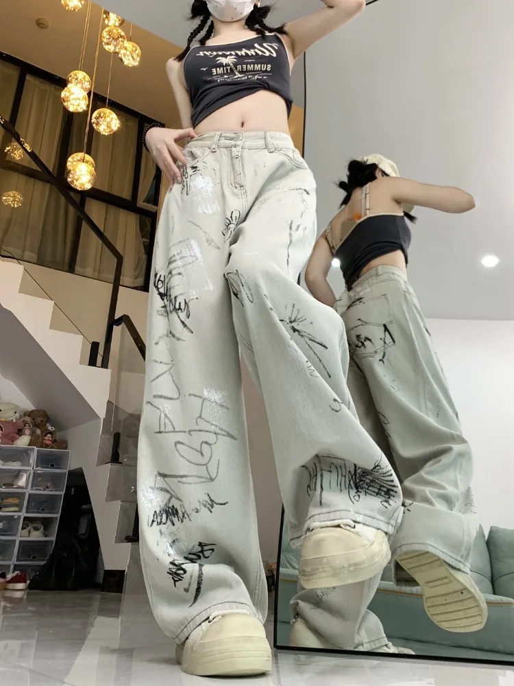 

Женские бежевые джинсы с принтом граффити, эстетичная уличная одежда, мешковатые рождественские джинсовые брюки, женские широкие брюки в стиле хип-хоп