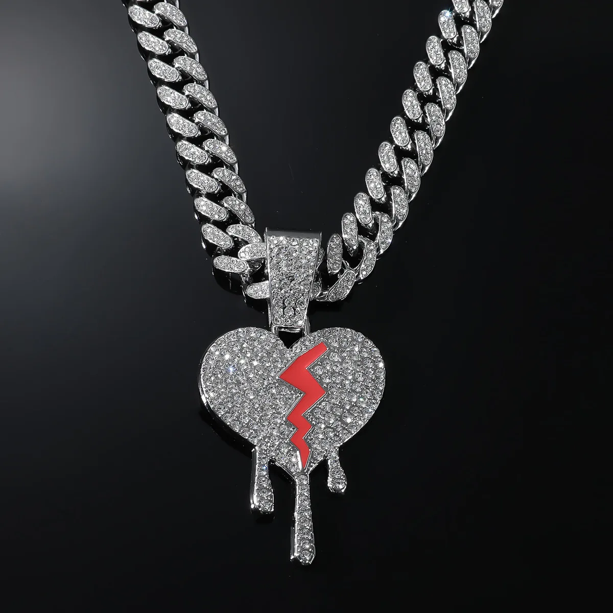 The hip hop trend is full of heartbreak pendants