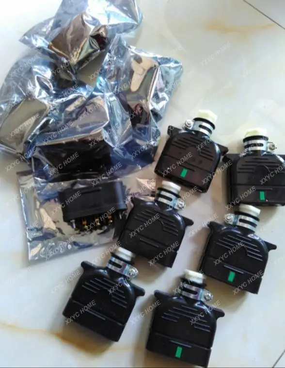 37010-10870 30A 250V FEMALE AC BATTERY CHARGER PLUG FORKLIFT CONNECTOR TOYOTA NICHIYU TCM KOMATSU SHINKO SUMITOMO