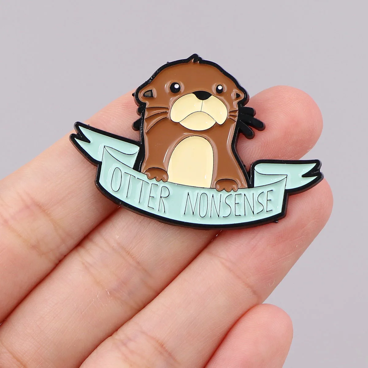 Cute Otter Enamel Lapel Pin – Kawaii Animal Metal Brooch, Lovely Charm Badge for Jackets, Bags, Hats, Fashion Accessories