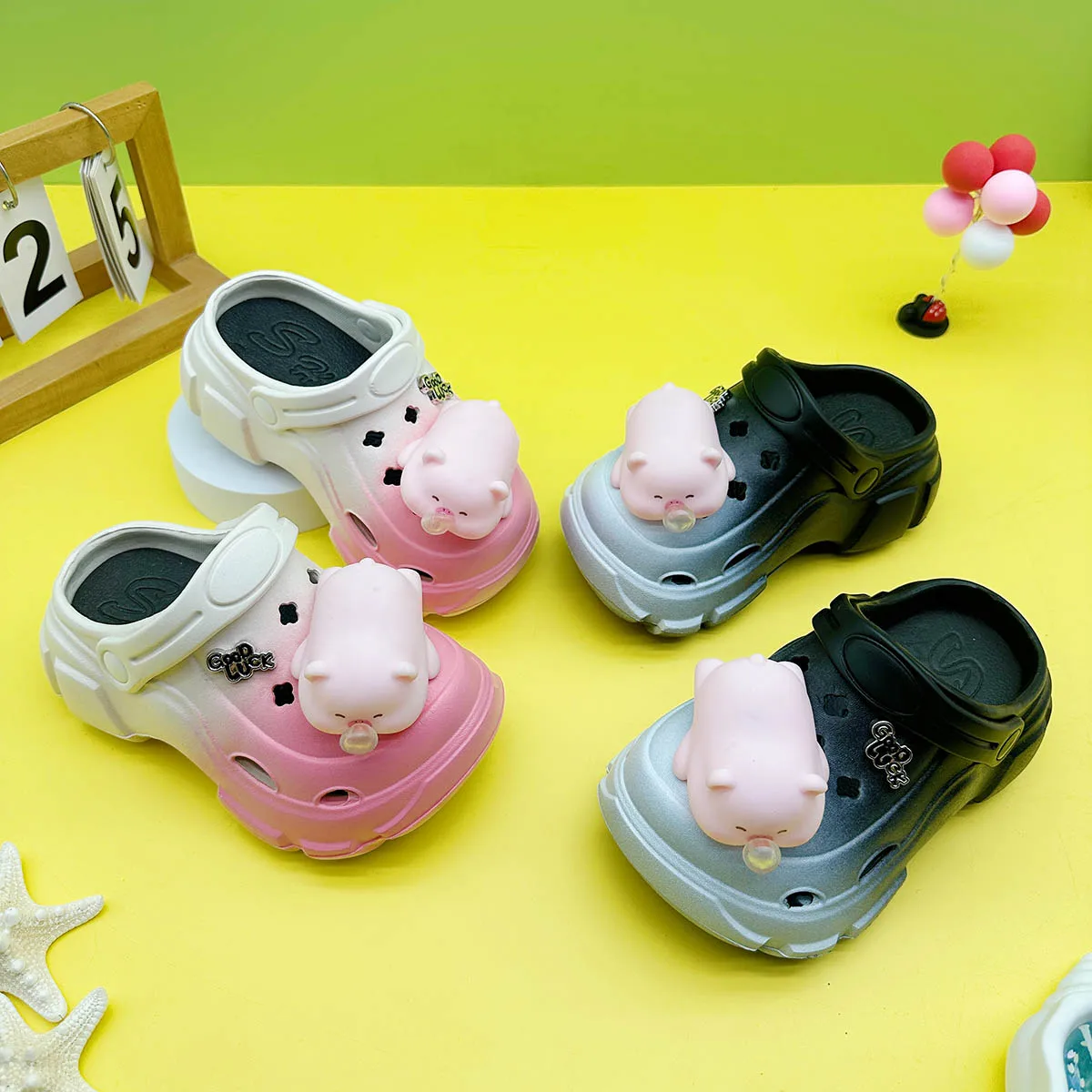 

Cute and Versatile Parent-Child Slippers for Boys and Girls, New Cartoon Bubble Piggy Clogs with Soft Soles, Non-Slip Closed-Toe Sandals 606