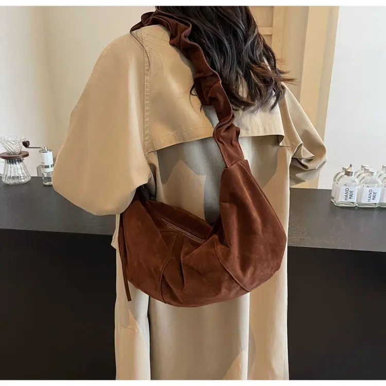 

Autumn Winter Vintage Suede Pleated Drawstring Crossbody Bag with Large Capacity Harajuku Style Single Shoulder Tote Hobos Bags