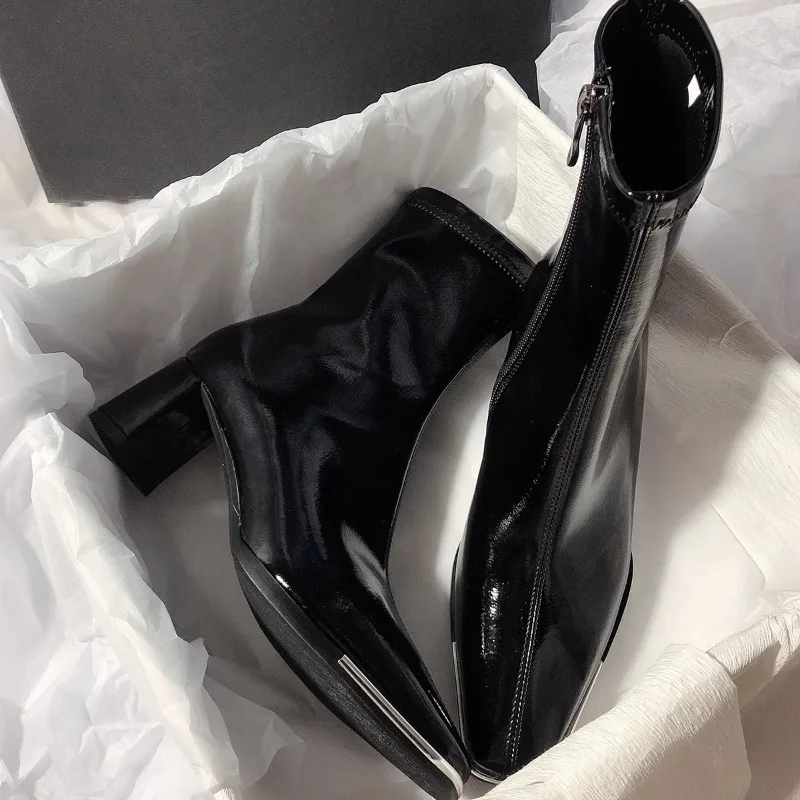 

Новинка 2023 года, осенне-зимние элегантные модные женские ботинки на высоком каблуке с квадратной головкой и боковой молнией, однотонные модные ботинки на высоком каблуке