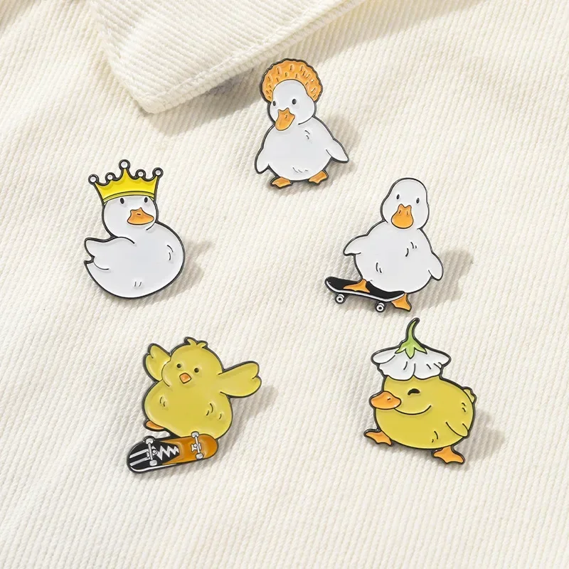Pines Enamel Pin Cartoon Crown Duck Brooch Label Pins Broches For Women's Clothing Brooches Metal Badges Gifts For Women Jewelry