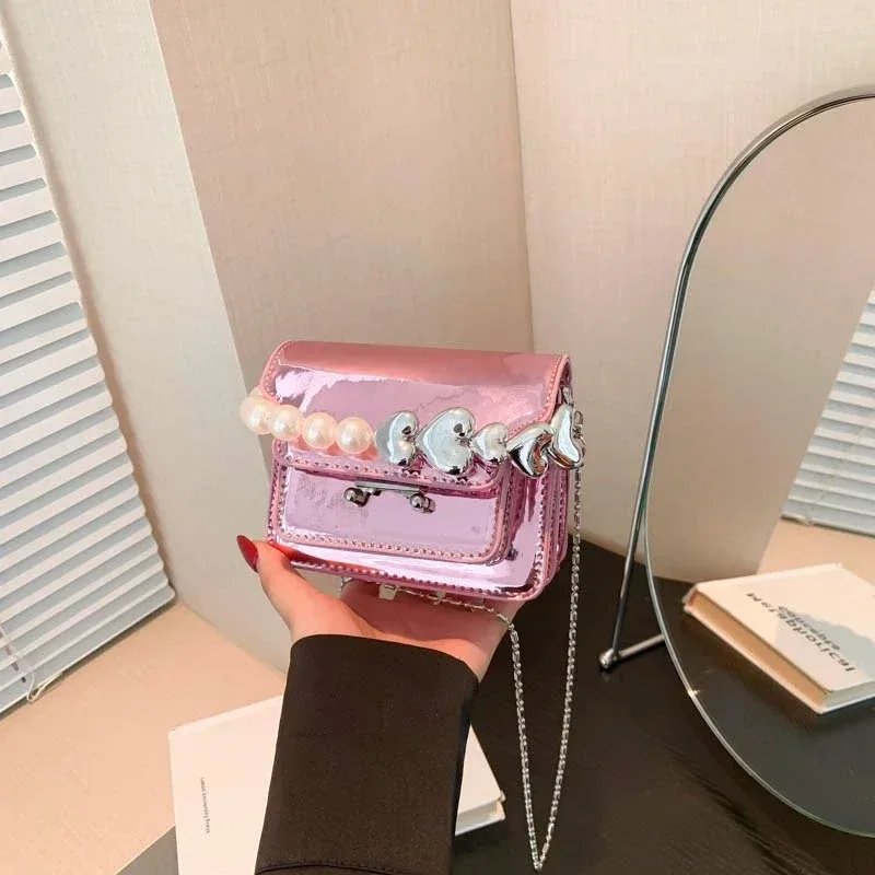 

Fashion Mini Glossy PU Shoulder Bags Heart Shape Beaded Chains Summer Essential Hot Trendy Crossbody Bags for Women 2025 New