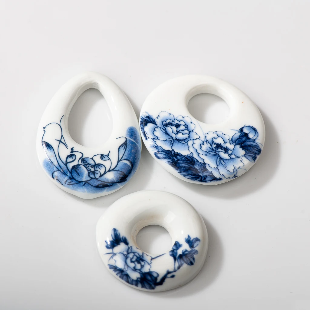 Blue And White Fish Porcelain Flower Pendant Ceramic Beads Necklace Accessories One Side Glazed Handmade Products Z055