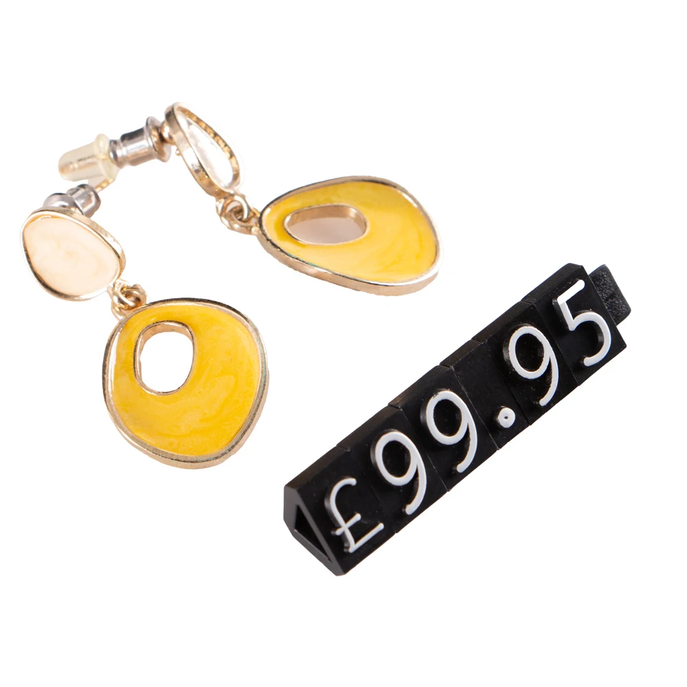 مكعبات شارة السعر الخماسية القابلة للتعديل مقاس M باللون الأبيض لعرض أسعار البيع بالتجزئة في مشاهد متعددة